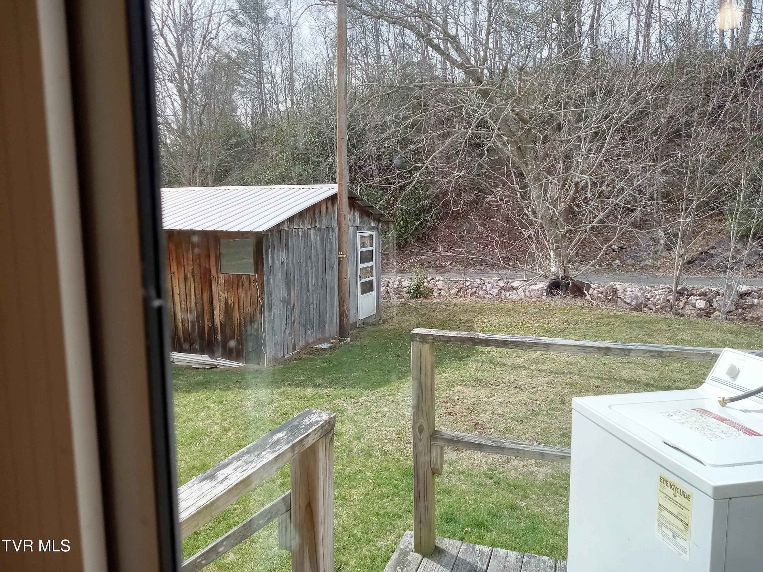 6322 Whitetop Road, Troutdale, Virginia image 38