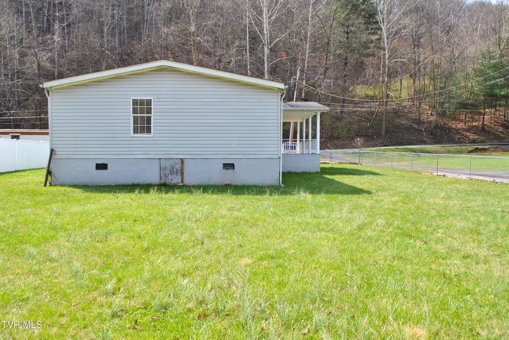 Photo of 242 Middle Creek Road, Cedar Bluff, VA 24609 (MLS # 9992973)