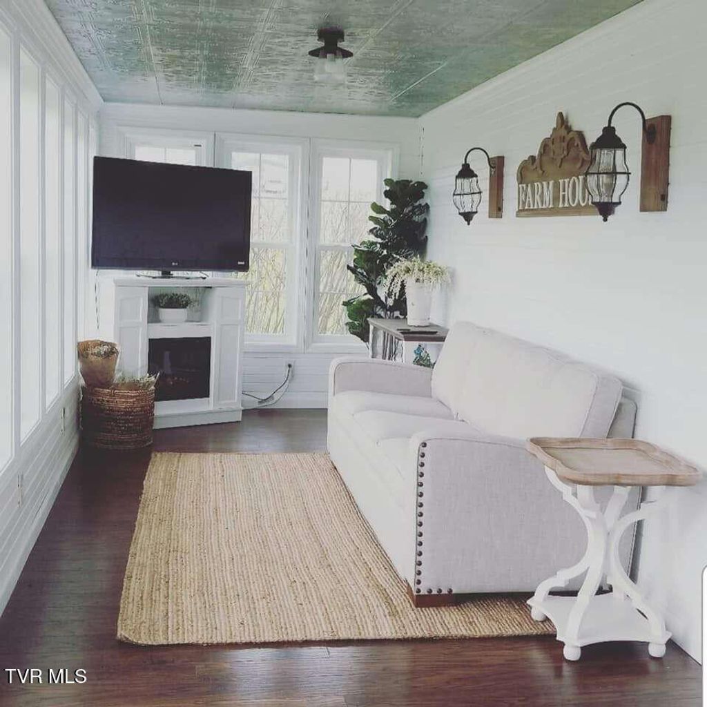 Photo of 4463 Weaver Pike, Bluff City, TN 37618 (MLS # 9995913)