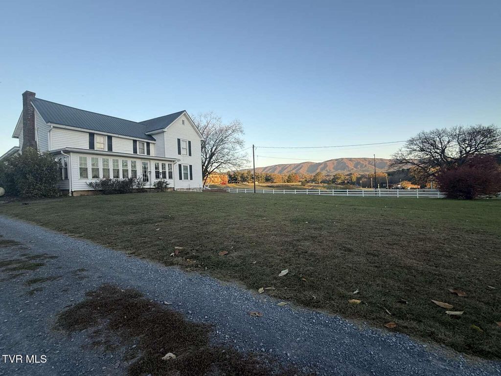 Photo of 4463 Weaver Pike, Bluff City, TN 37618 (MLS # 9995913)