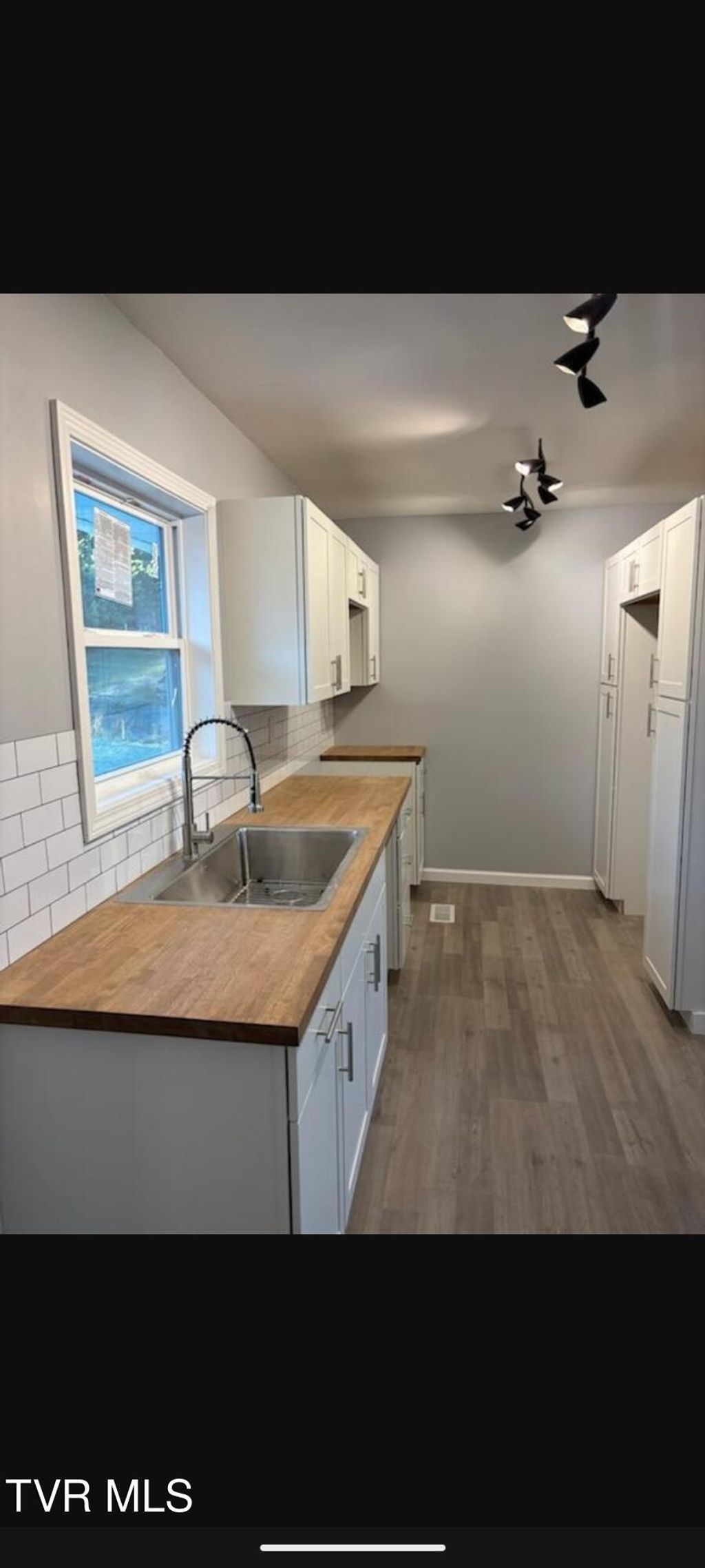 Photo of 2814 Toddman Street, Kingsport, TN 37660 (MLS # 9990321)