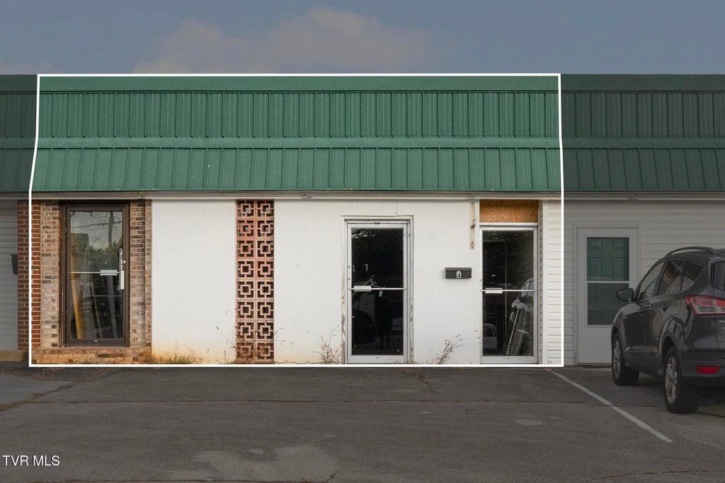 Photo of 2908 Bloomingdale Road #4, Kingsport, TN 37660 (MLS # 9988459)