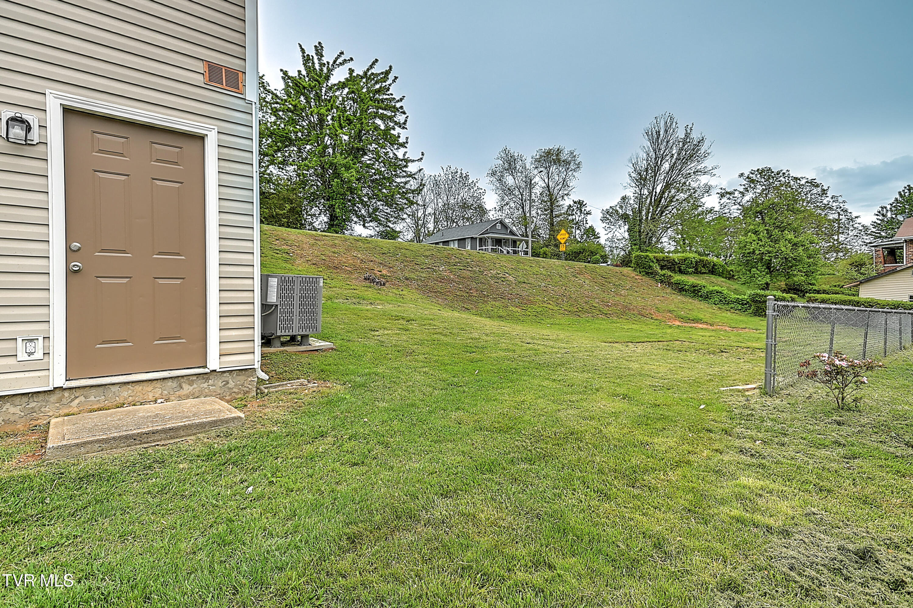 614 Davis Street, Johnson City, Tennessee image 37