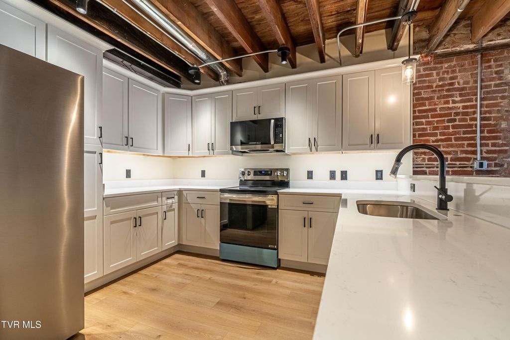 Photo of 453 Main Street #300, Kingsport, TN 37660 (MLS # 9990792)