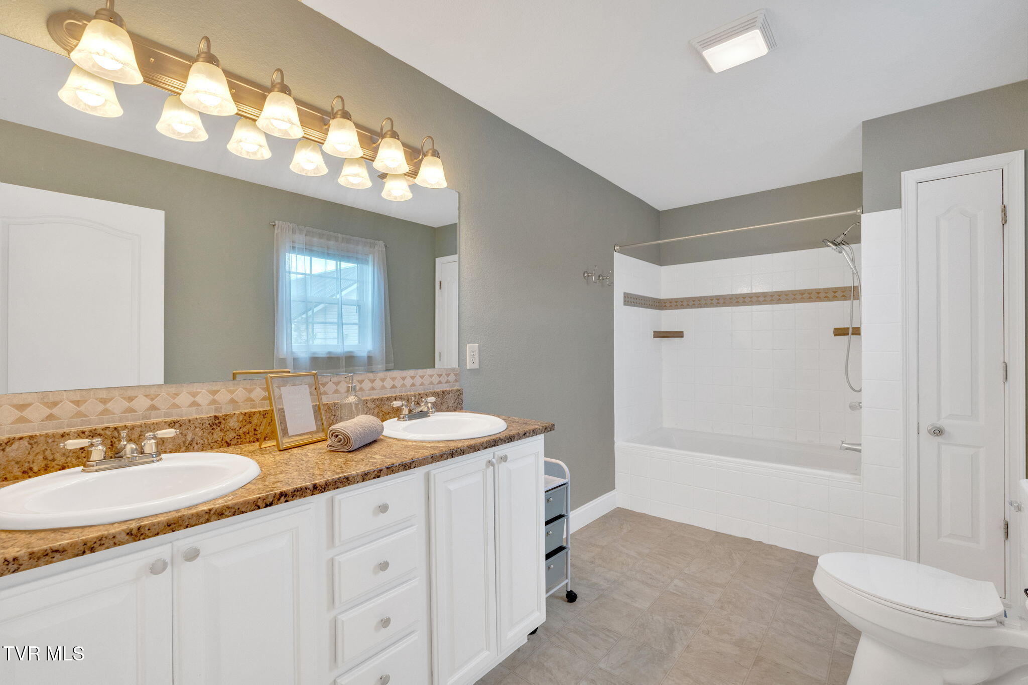 6070 Jones Bridge Road, Greeneville, Tennessee image 12