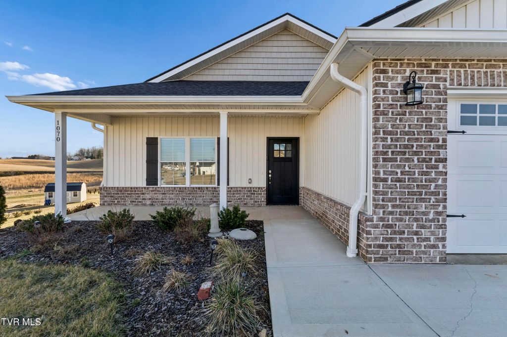 Photo of 1070 Cabot Cove, Jonesborough, TN 37659 (MLS # 9991373)