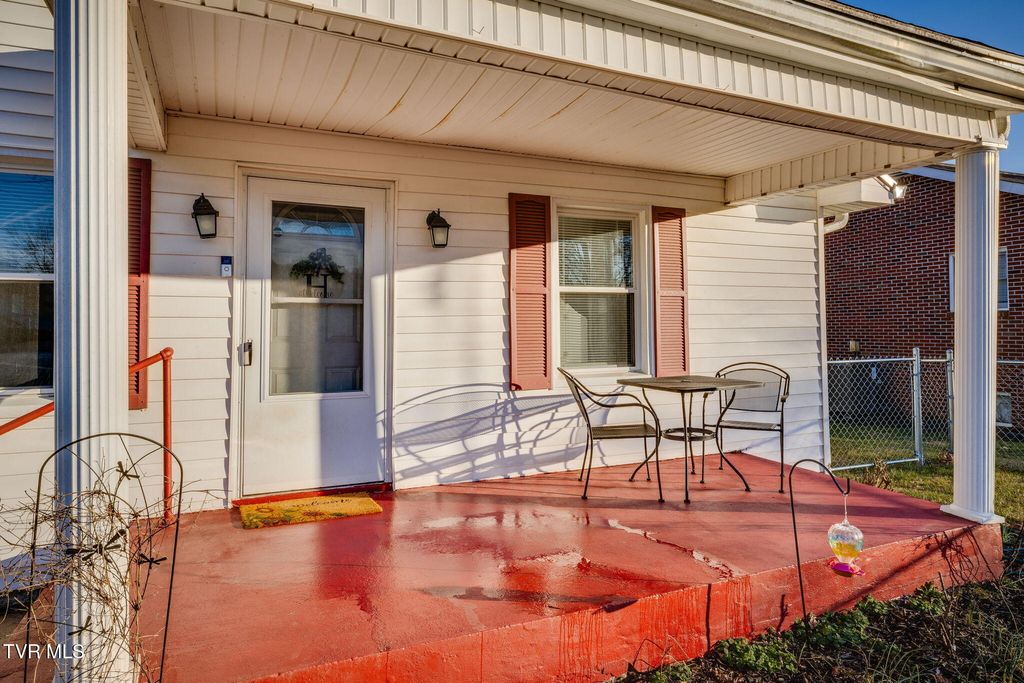 Photo of 322 Randolph Street, Bristol, VA 24201 (MLS # 9991358)