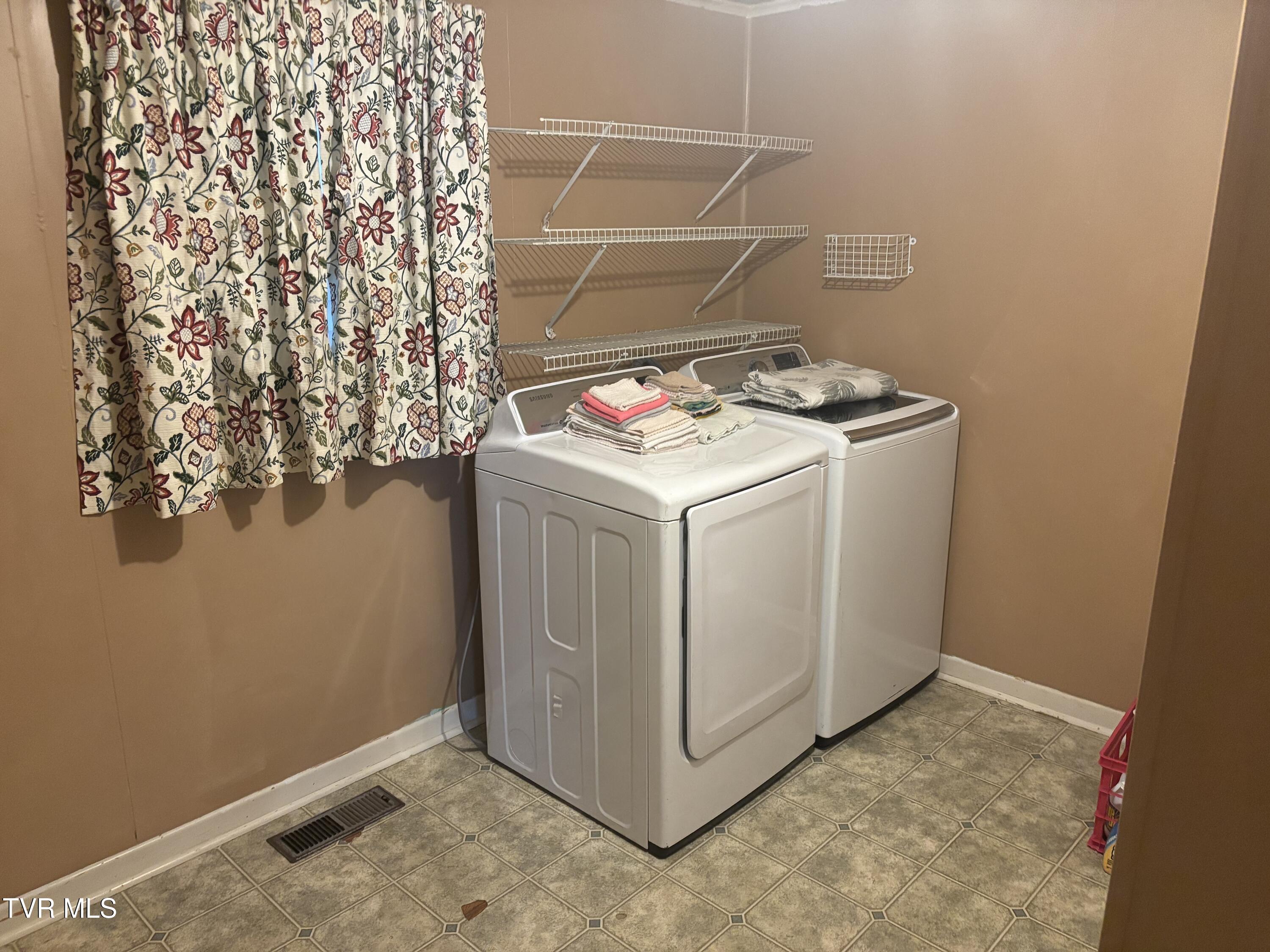 490 Delaney Lane, Clintwood, Virginia image 32