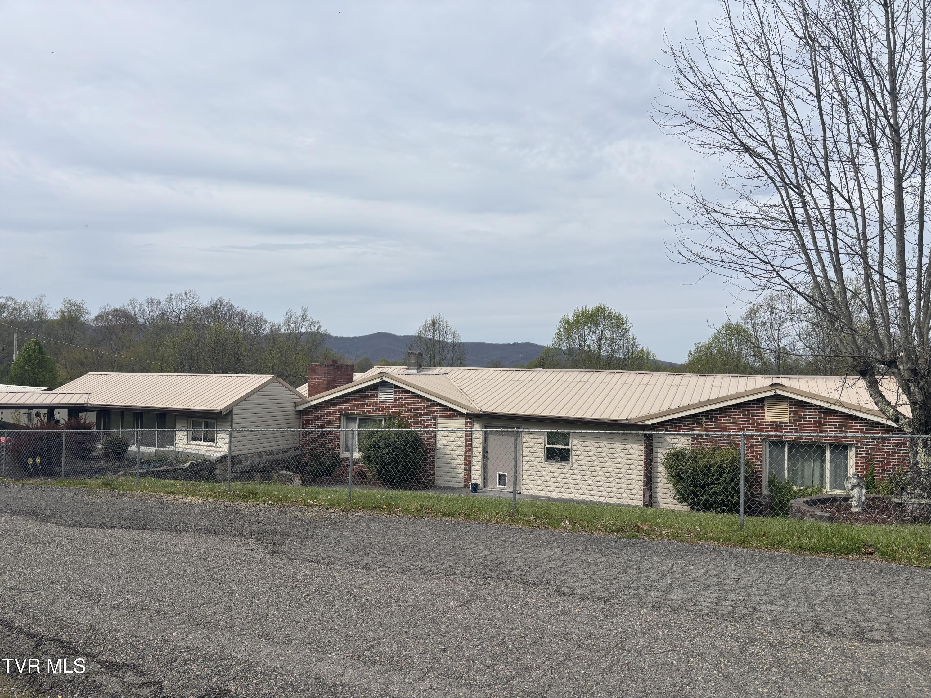 490 Delaney Lane, Clintwood, Virginia image 3