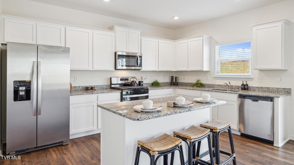 Photo of 329 Cookie Loop Loop, Johnson City, TN 37615 (MLS # 9981192)