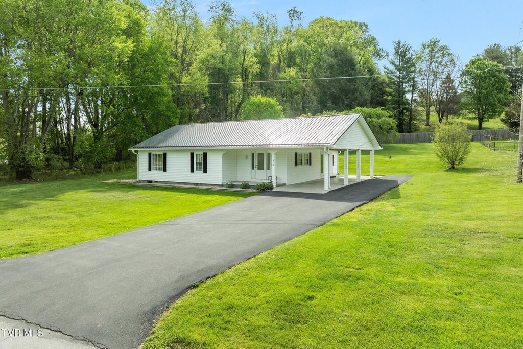 Photo of 416 Deck Valley Lane, Bristol, TN 37620 (MLS # 9994209)