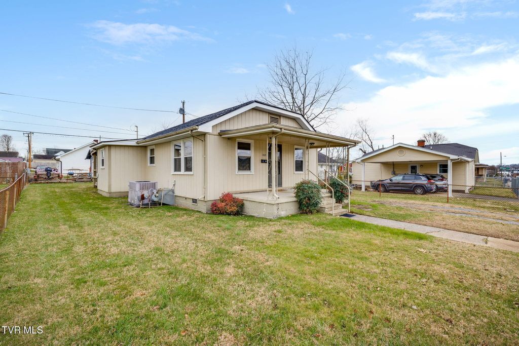 Photo of 1305 Sevier Avenue, Kingsport, TN 37664 (MLS # 9989634)