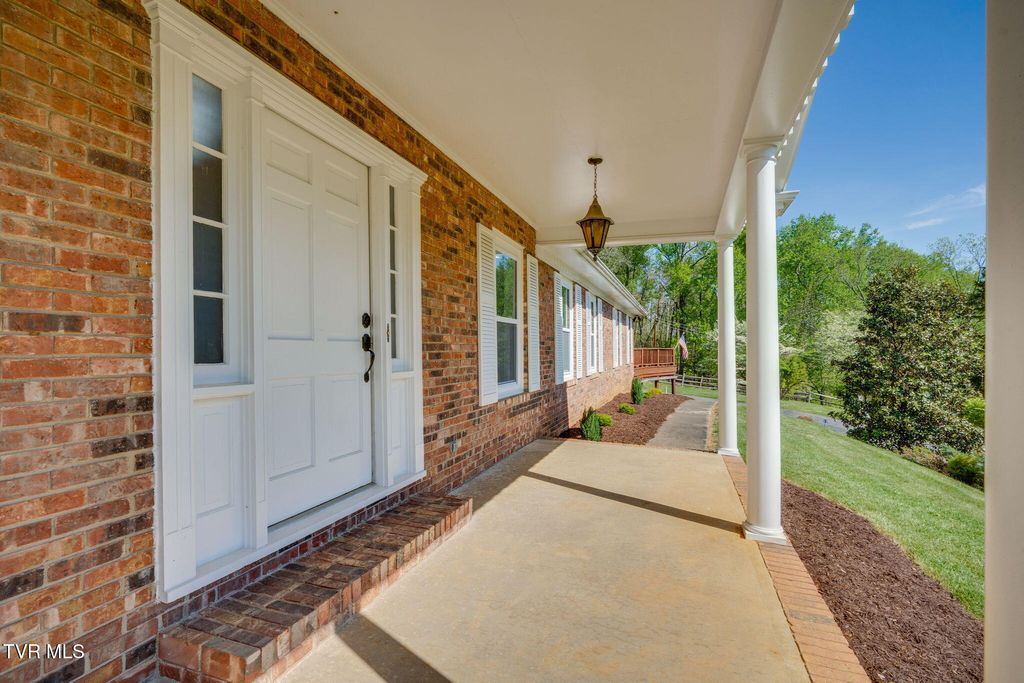 Photo of 512 Hidden Valley Road, Kingsport, TN 37663 (MLS # 9994277)