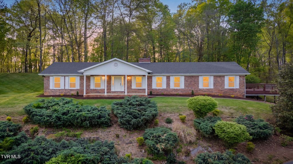 Photo of 512 Hidden Valley Road, Kingsport, TN 37663 (MLS # 9994277)