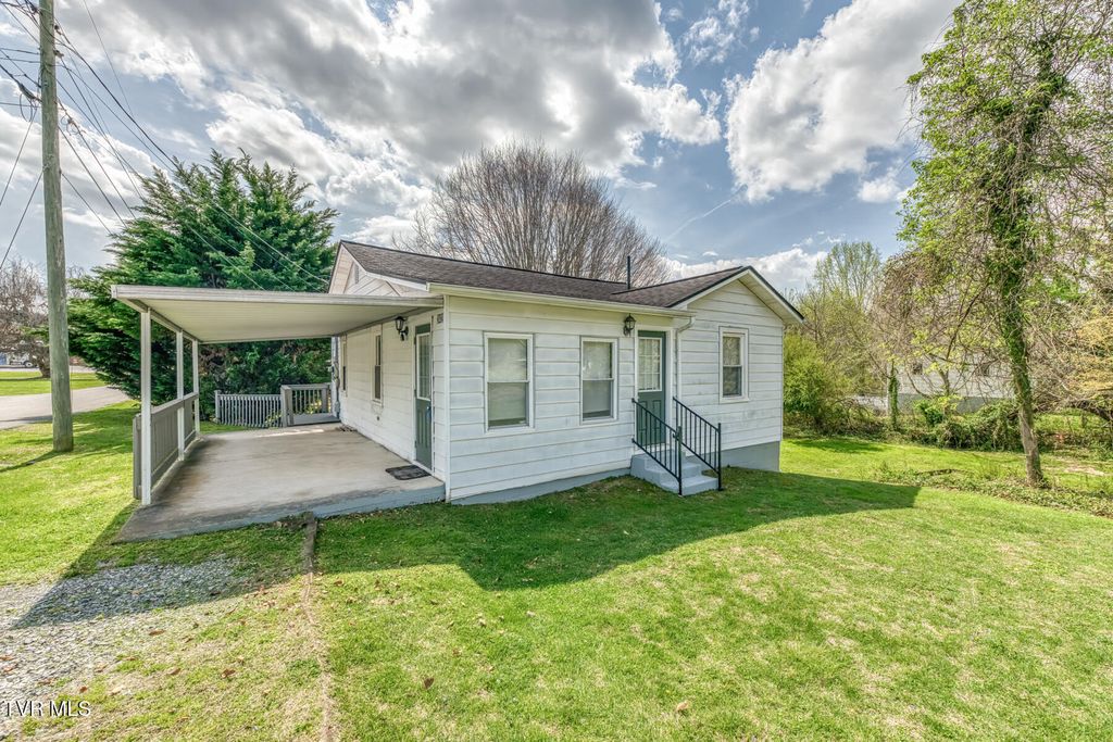Photo of 342 Bristol Avenue, Blountville, TN 37617 (MLS # 9993263)