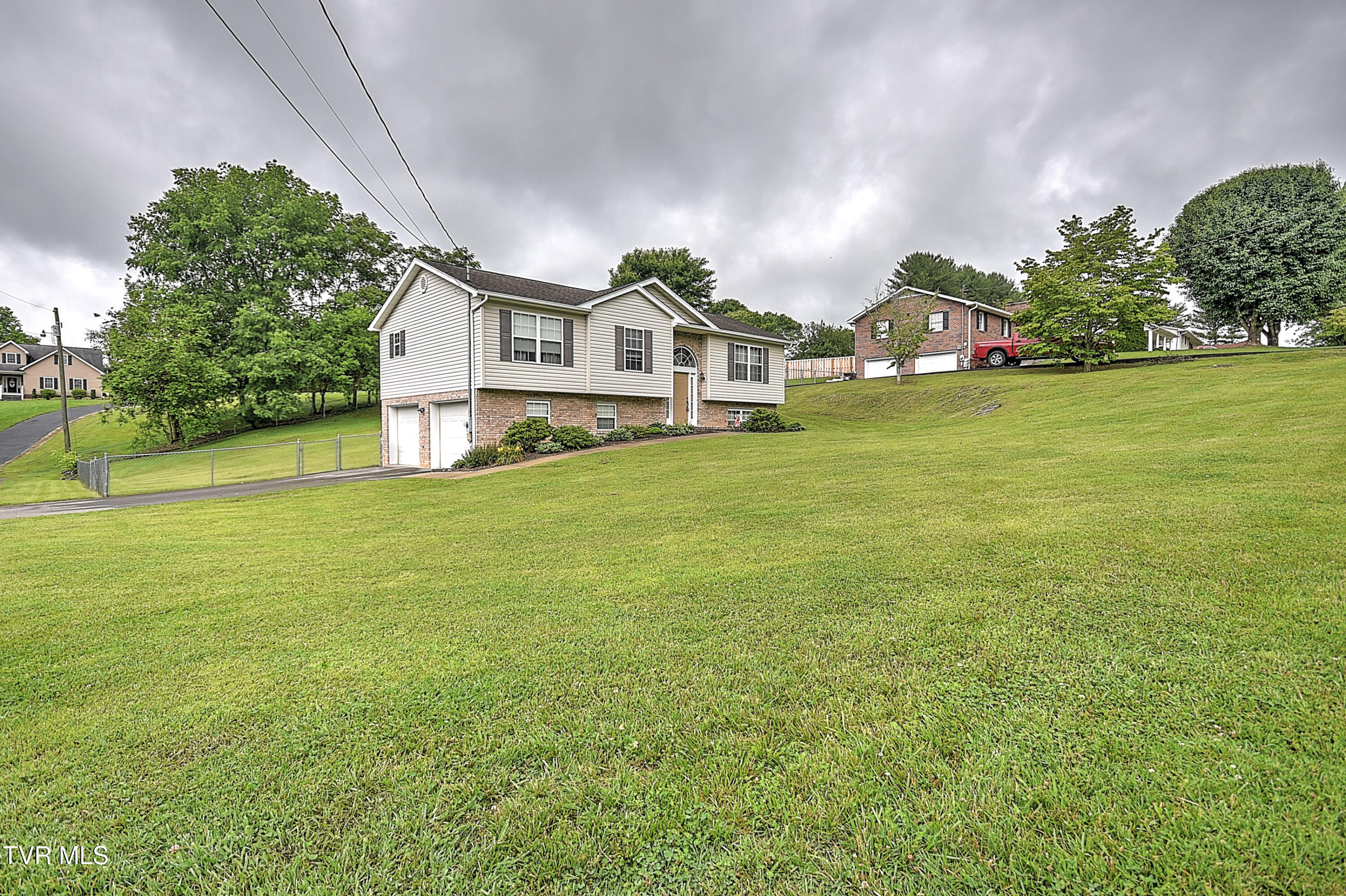 196 Keystone Drive, Blountville, Tennessee image 2