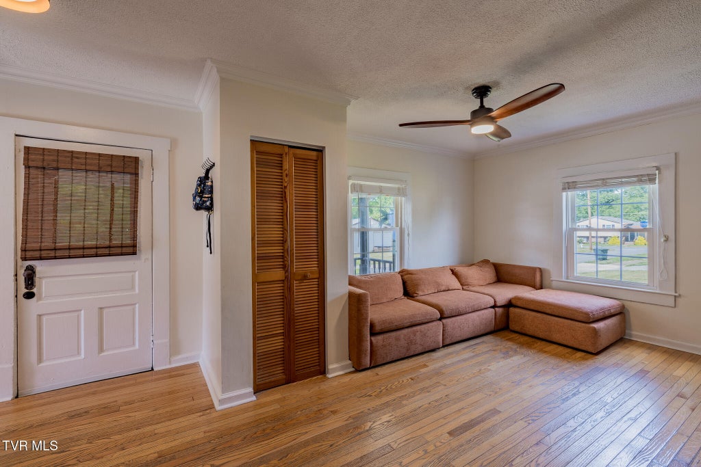 Photo of 314 Merry Drive, Elizabethton, TN 37643 (MLS # 9996294)