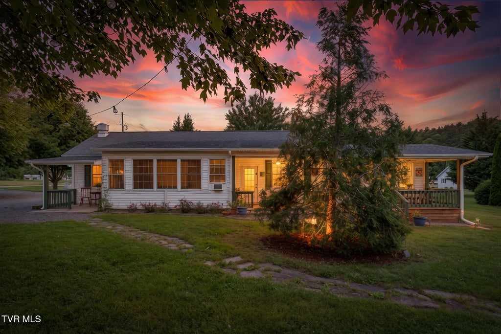 Photo of 6811 Hwy 67, Mountain City, TN 37683 (MLS # 9997218)
