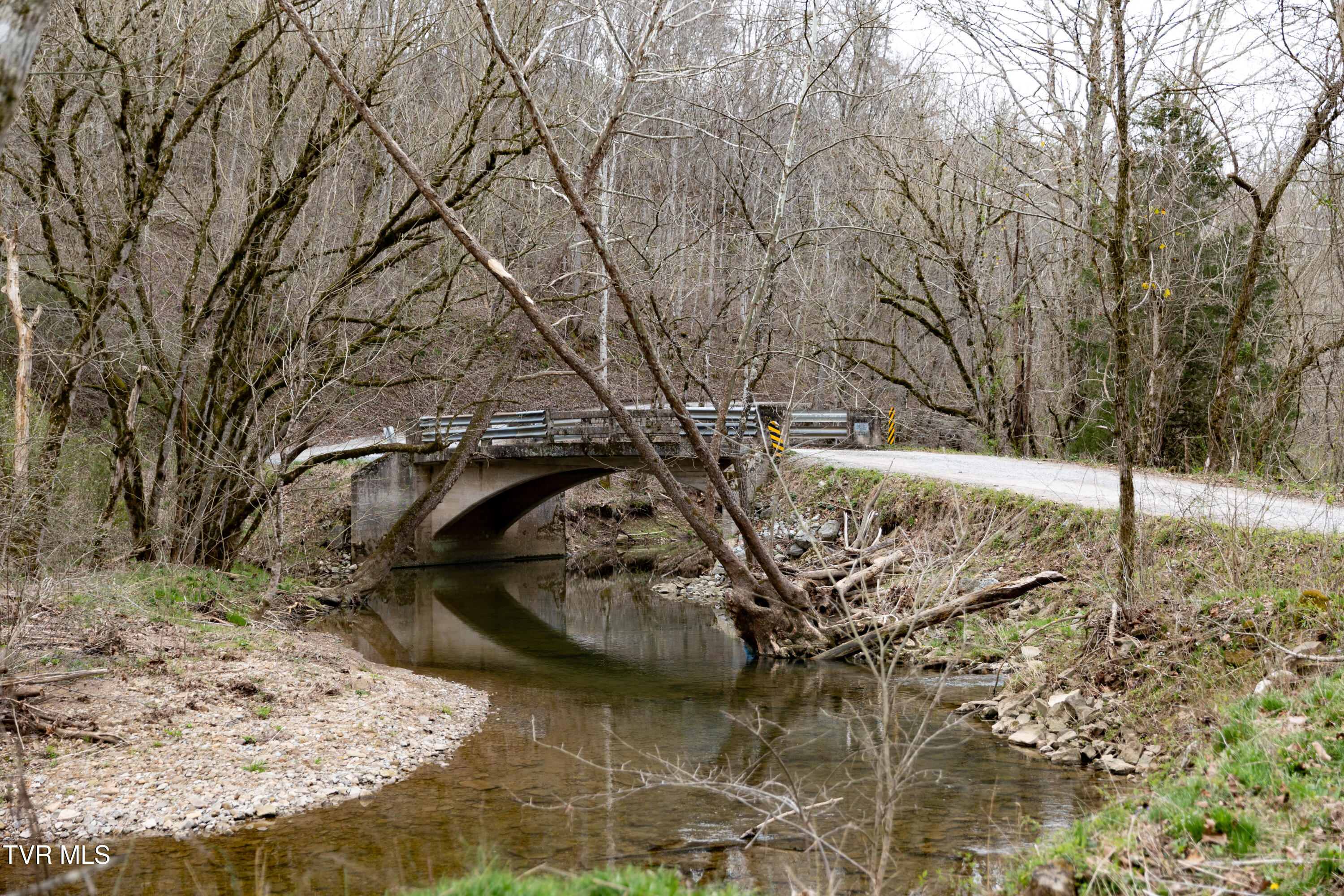 2094 Indian Creek Road, Thorn Hill, Tennessee image 4
