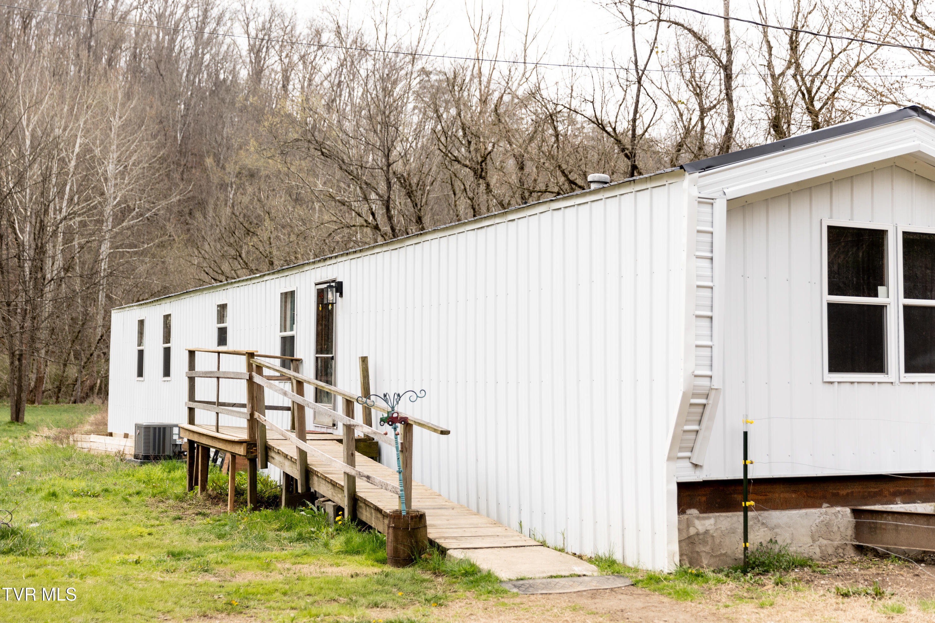 2094 Indian Creek Road, Thorn Hill, Tennessee image 16