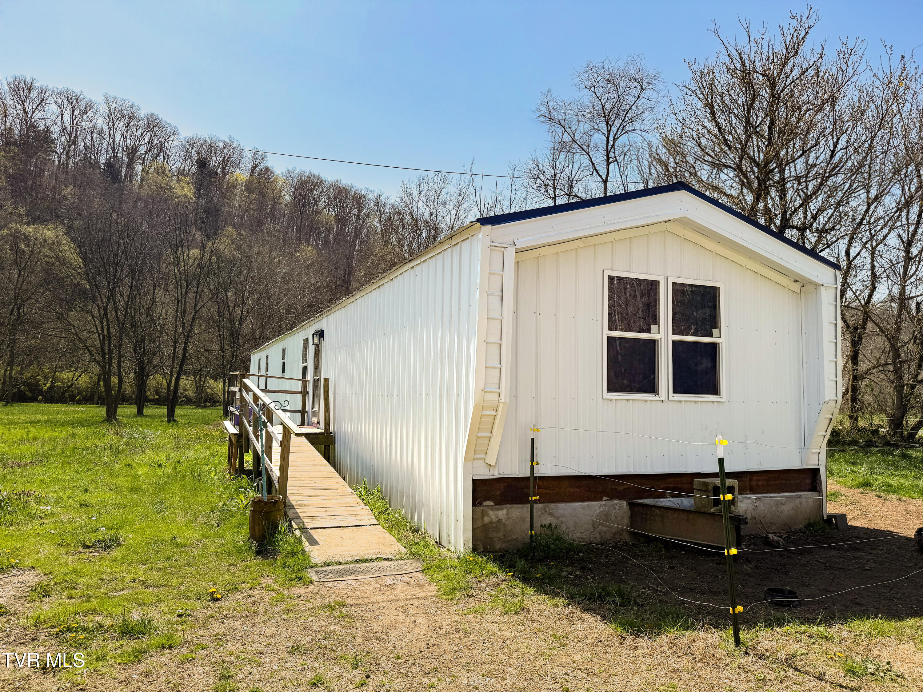 2094 Indian Creek Road, Thorn Hill, Tennessee image 1