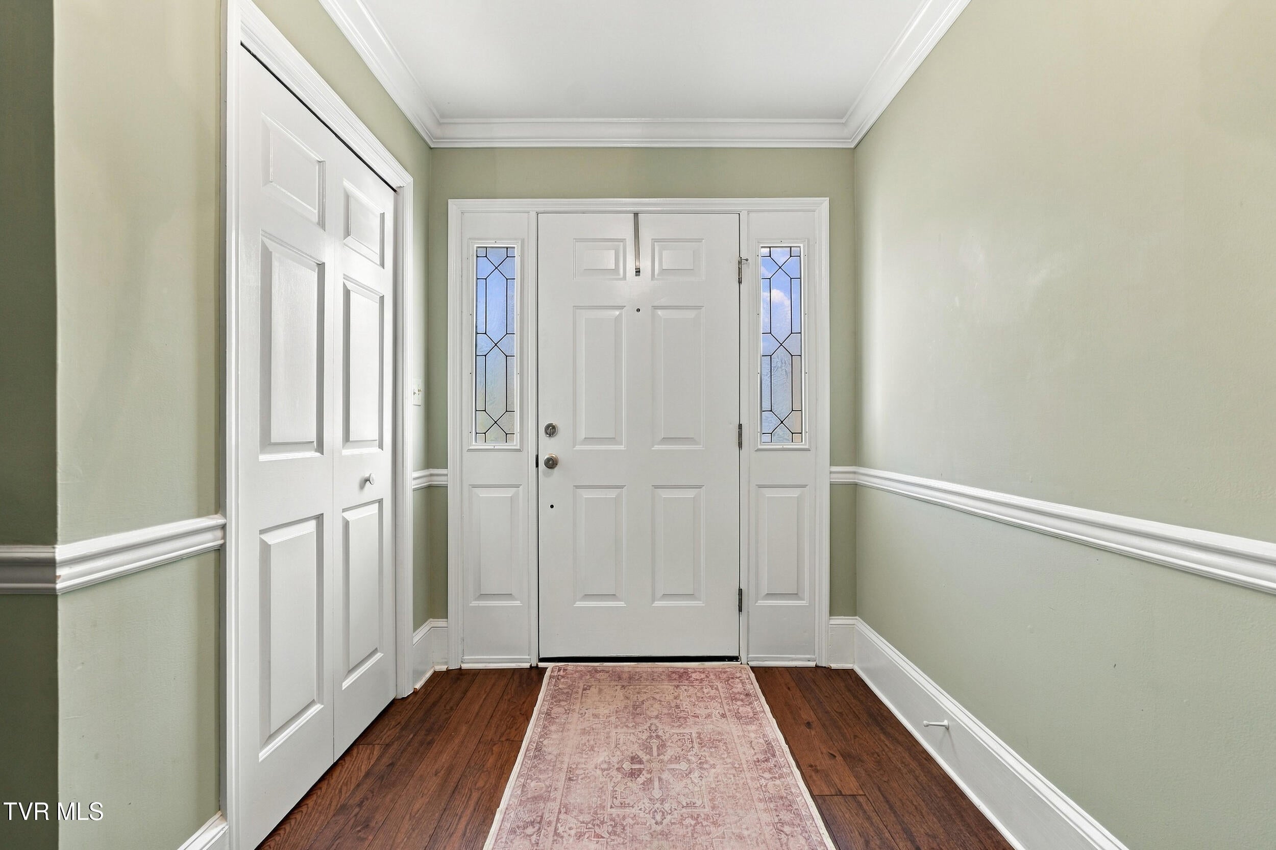 2734 East Oakland C27