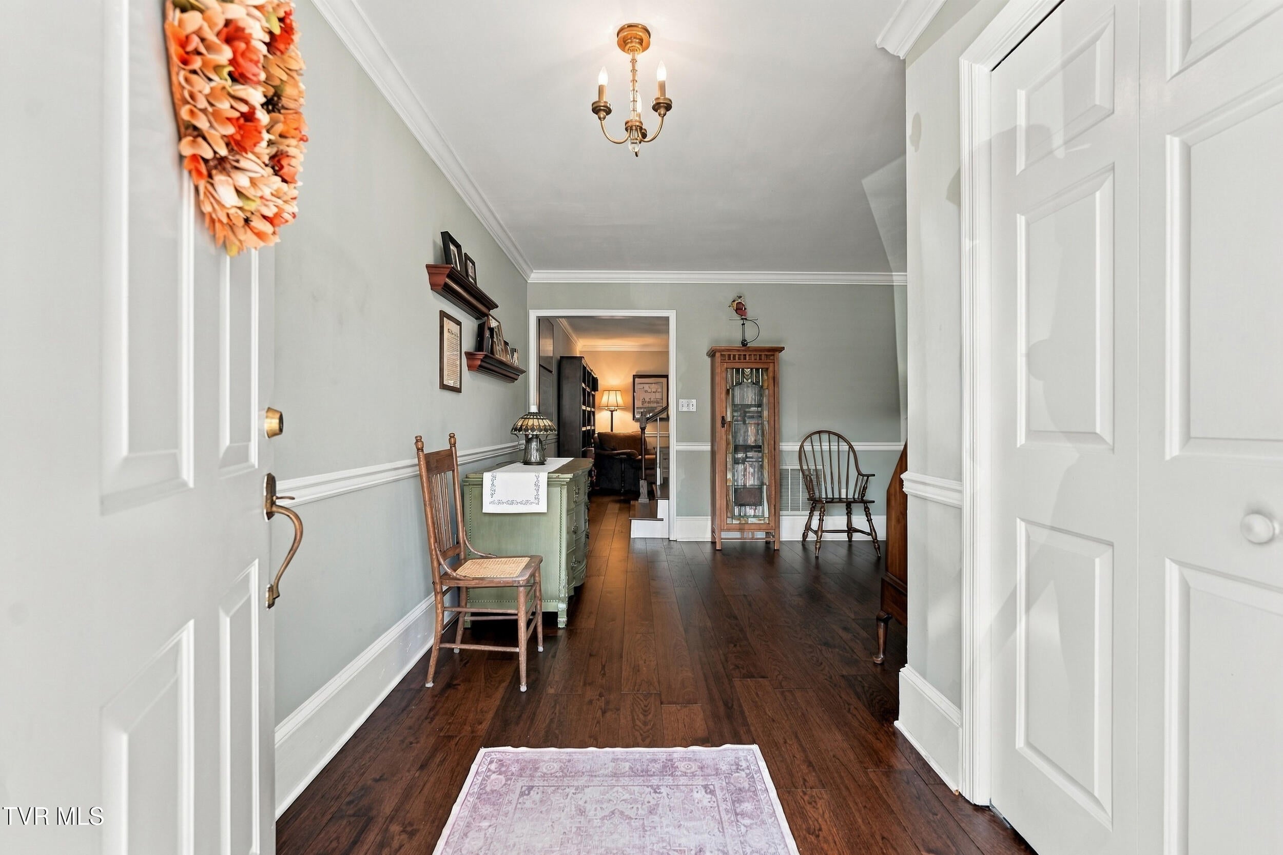 2734 East Oakland C27