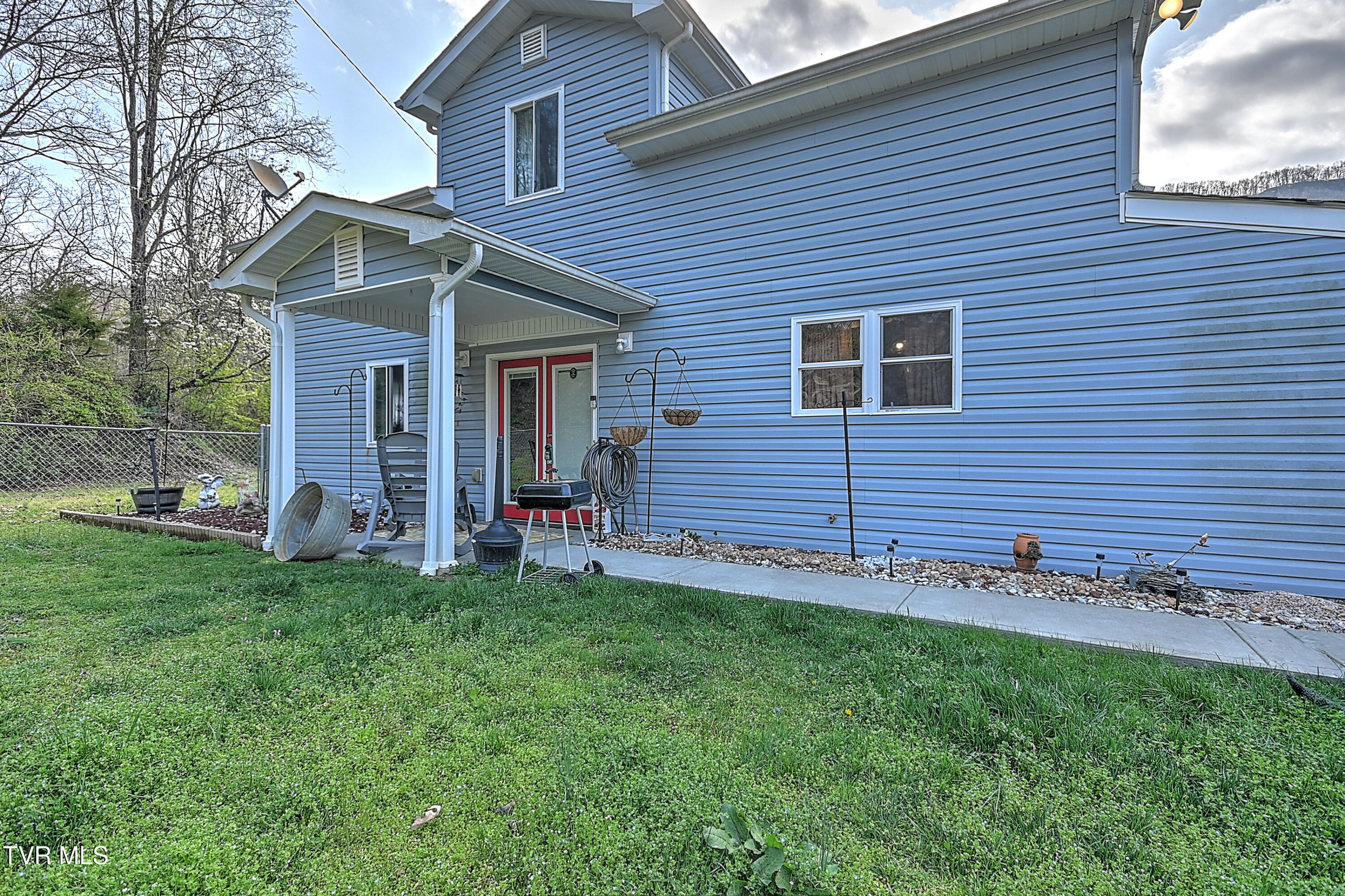 28375 Poor Valley Road, Saltville, Virginia image 3