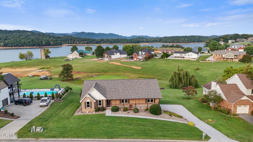 Photo of 4801 Harbor Drive, Morristown, TN 37814 (MLS # 9992192)