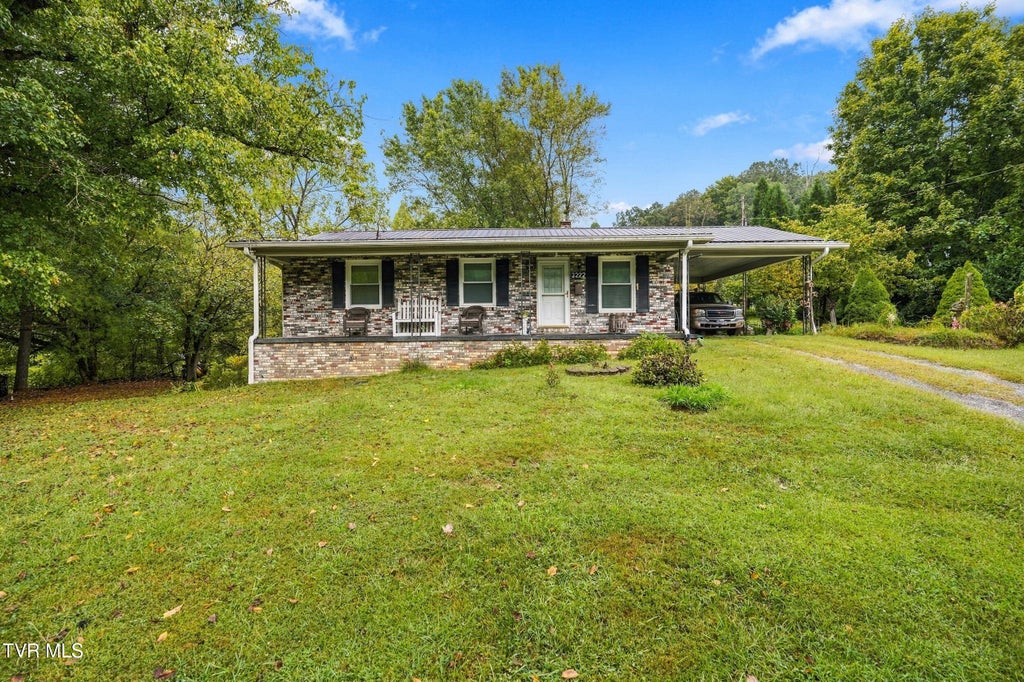 Photo of 3222 Goshen Valley Road, Rogersville, TN 37857 (MLS # 10002083)
