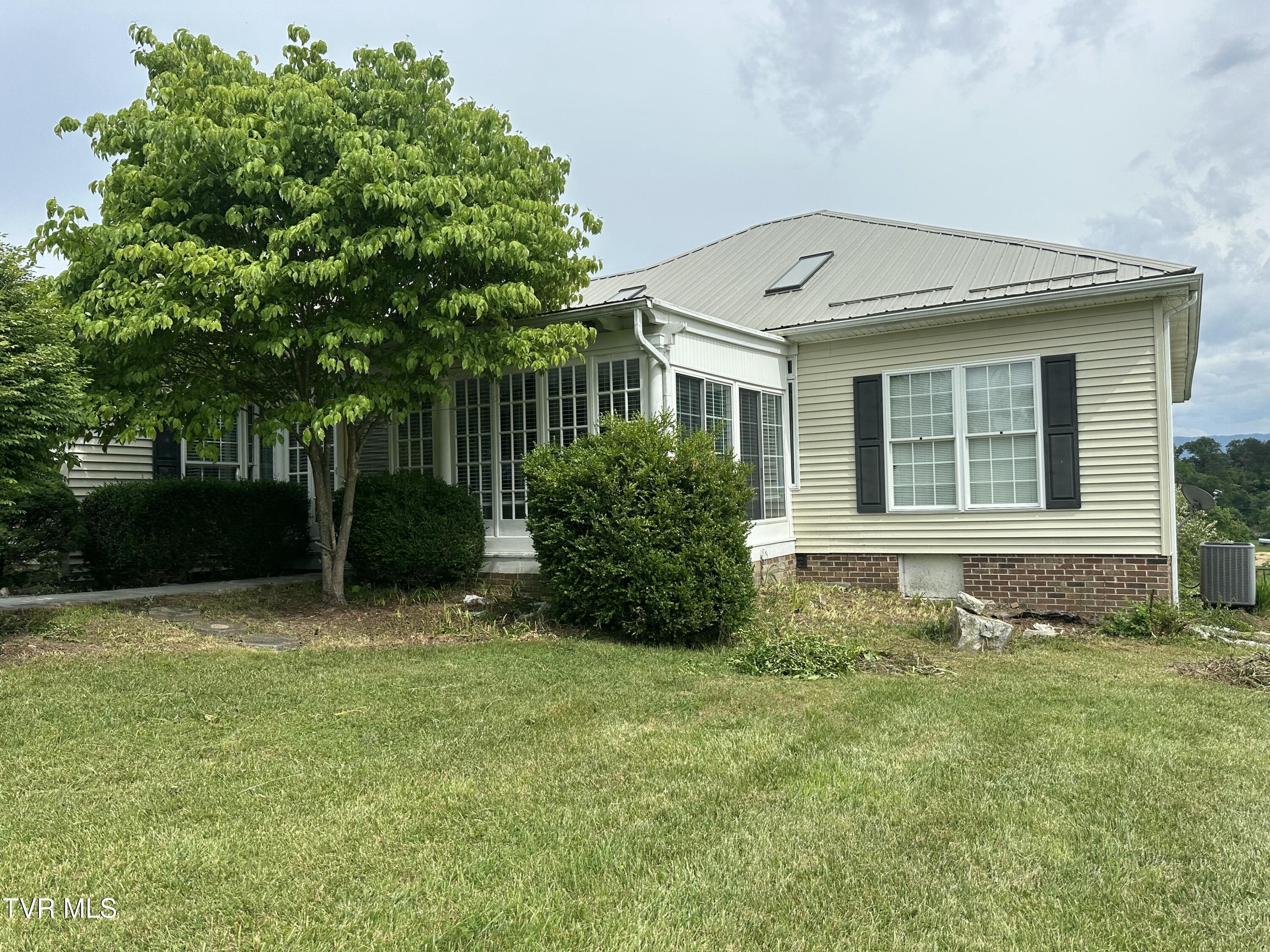 390 Springdale Drive, Bristol, Tennessee image 5