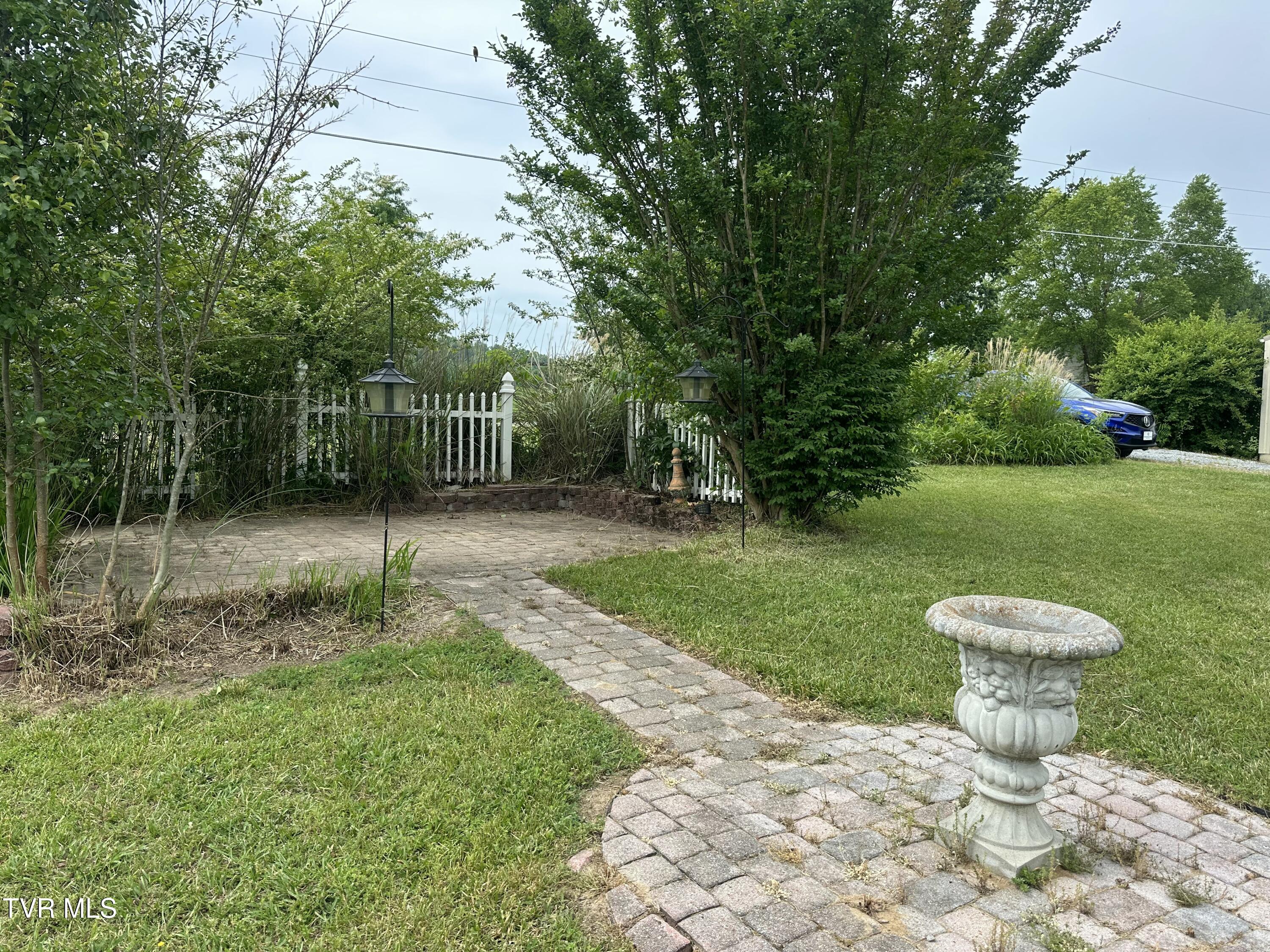 390 Springdale Drive, Bristol, Tennessee image 47