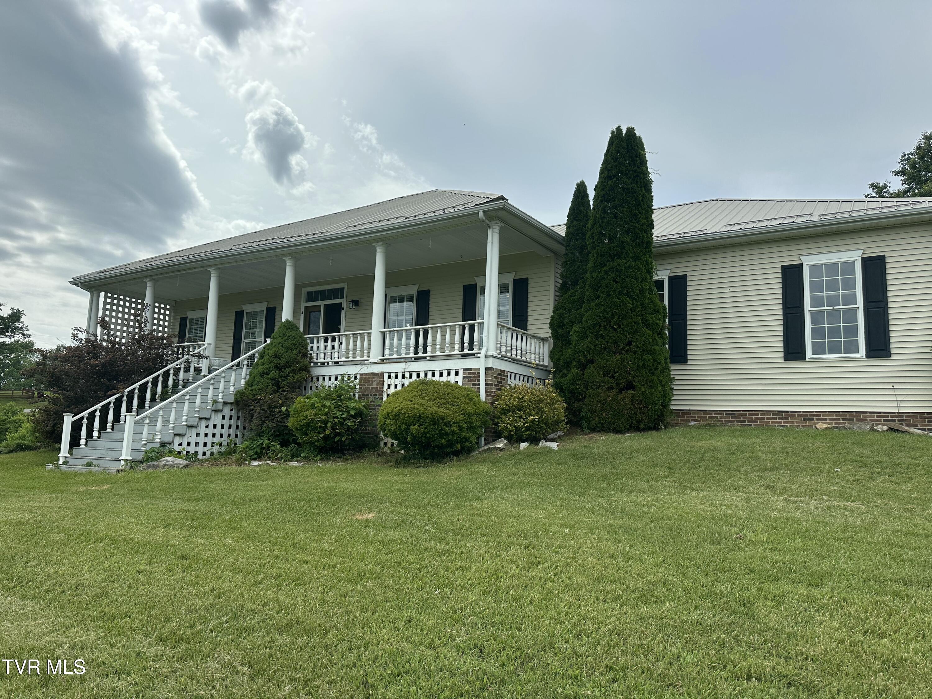 390 Springdale Drive, Bristol, Tennessee image 3