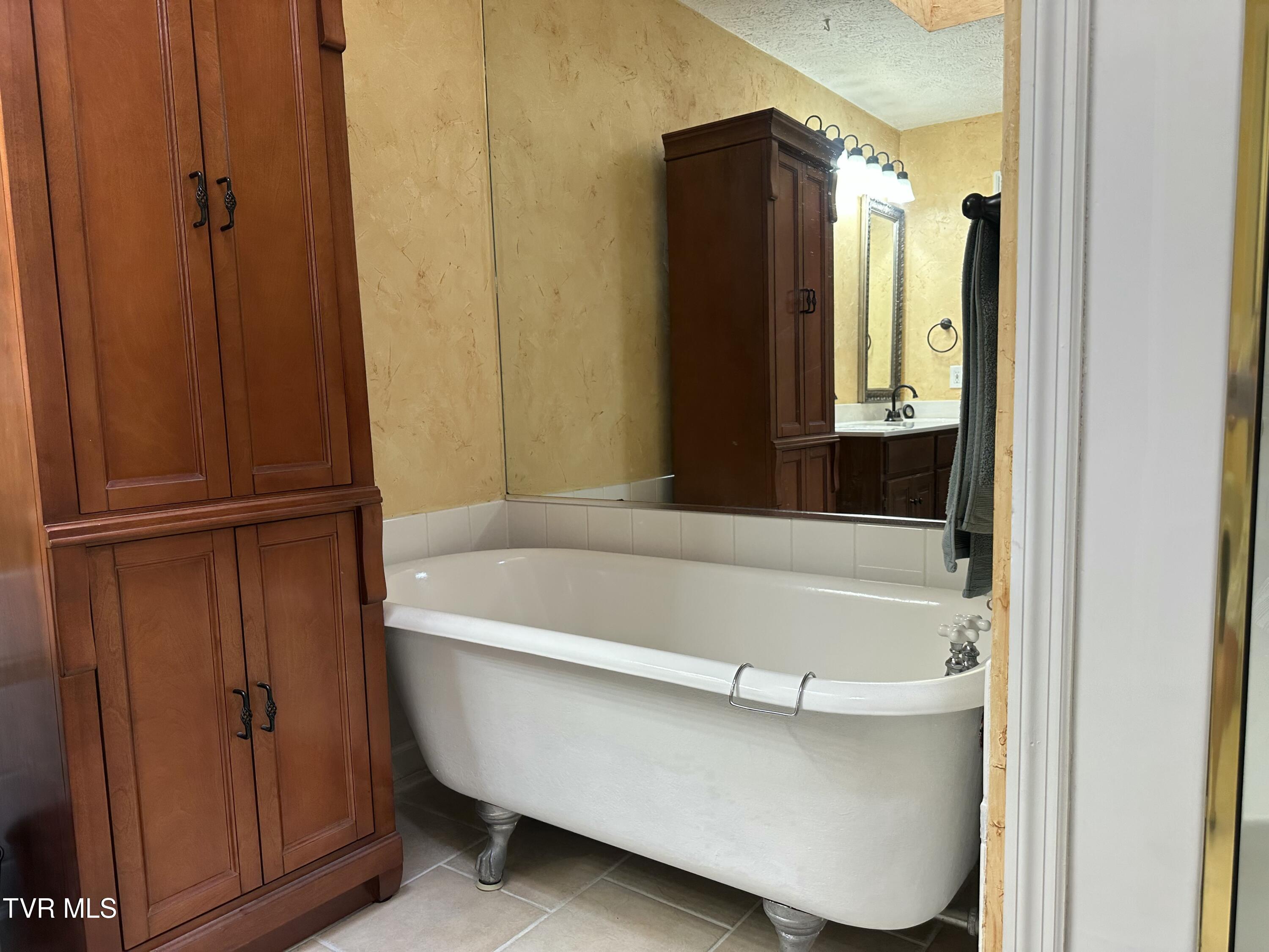 390 Springdale Drive, Bristol, Tennessee image 33