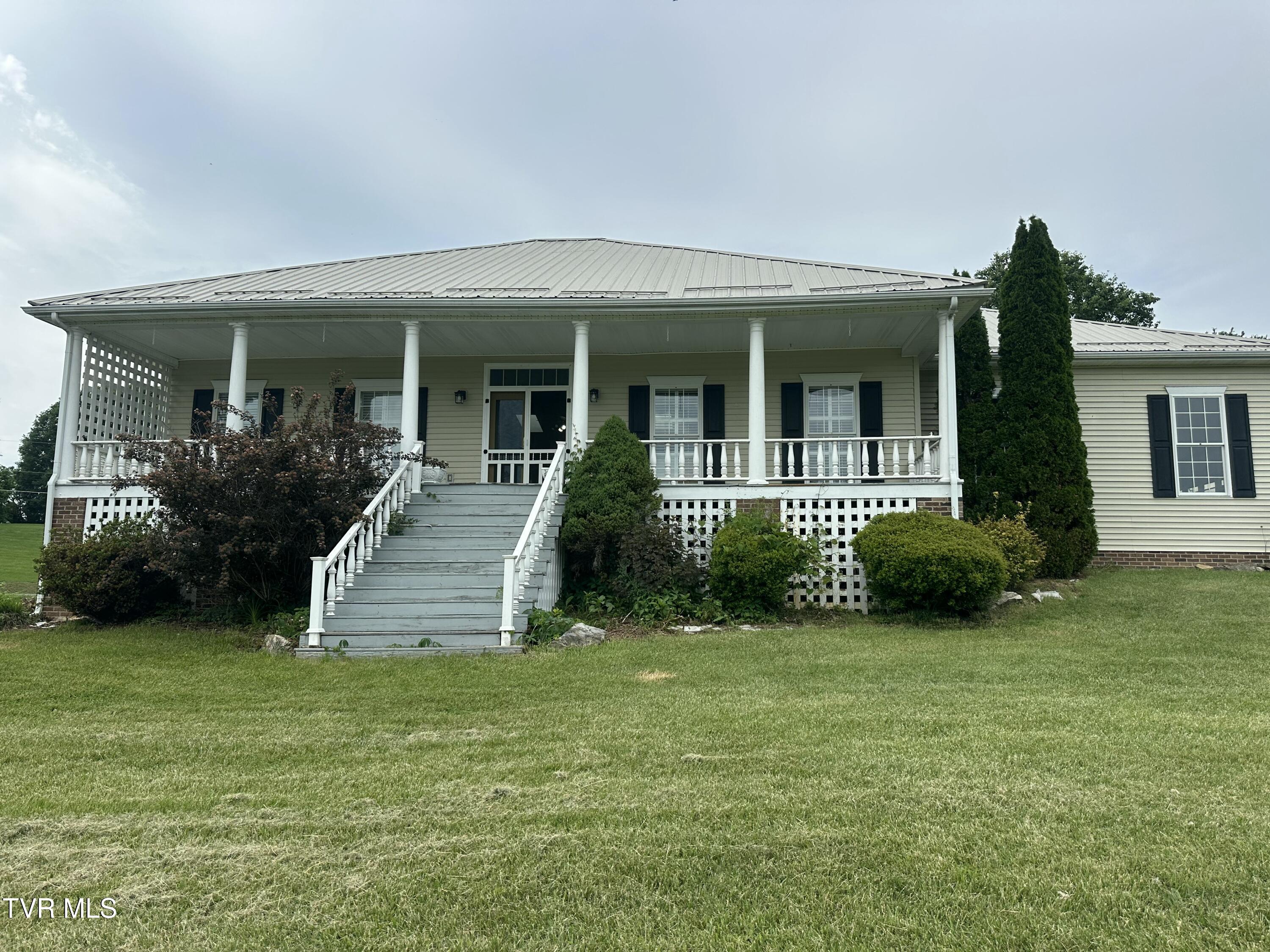 390 Springdale Drive, Bristol, Tennessee image 2