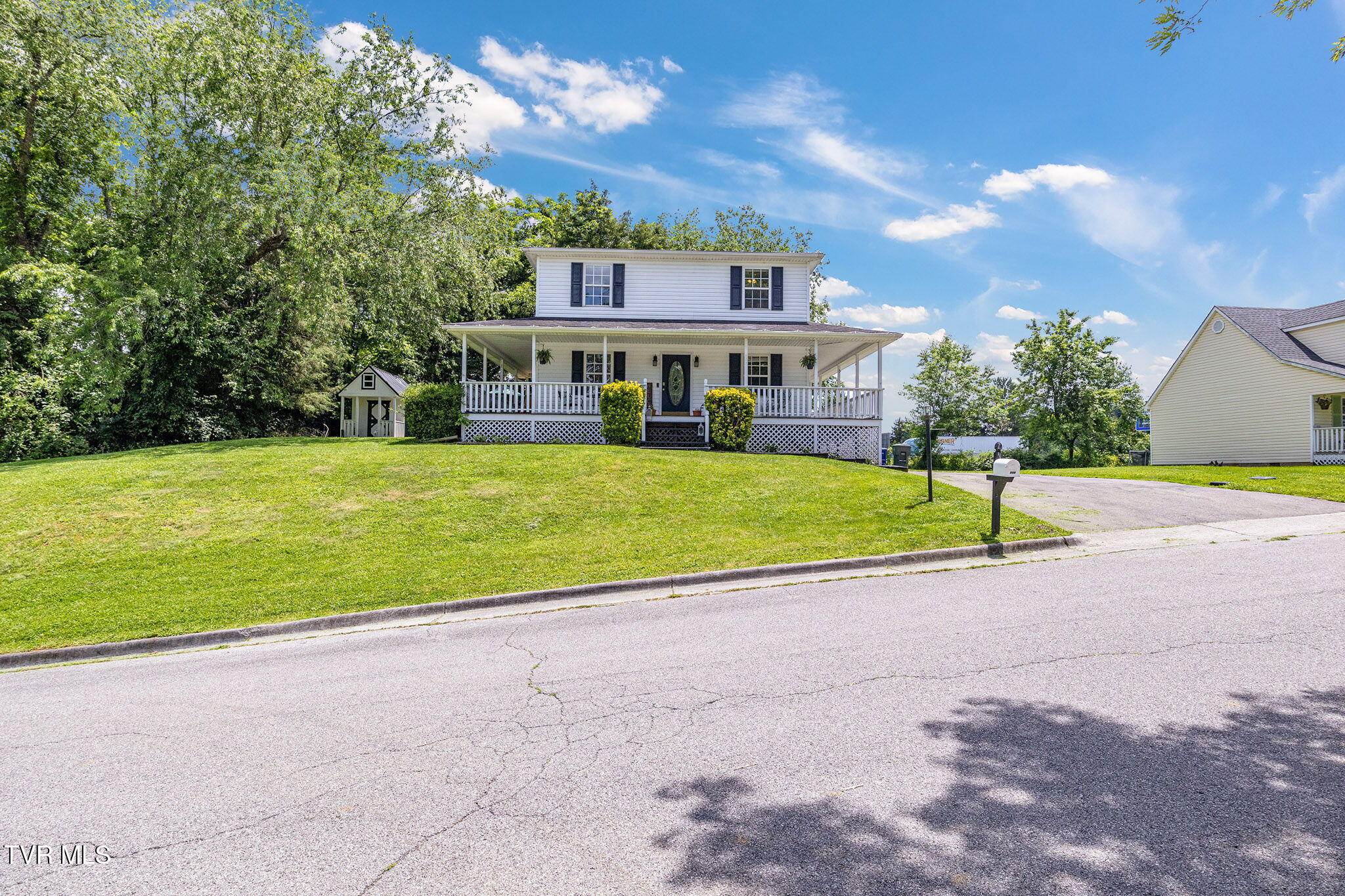 Abingdon, Virginia 24210, United States, 3 Bedrooms Bedrooms, ,3 BathroomsBathrooms,Residential,Active,155726