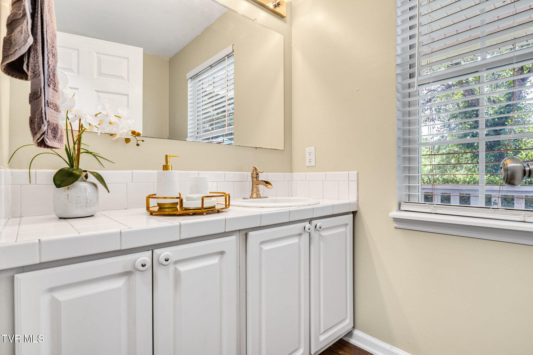 Abingdon, Virginia 24210, United States, 3 Bedrooms Bedrooms, ,3 BathroomsBathrooms,Residential,Active,155726