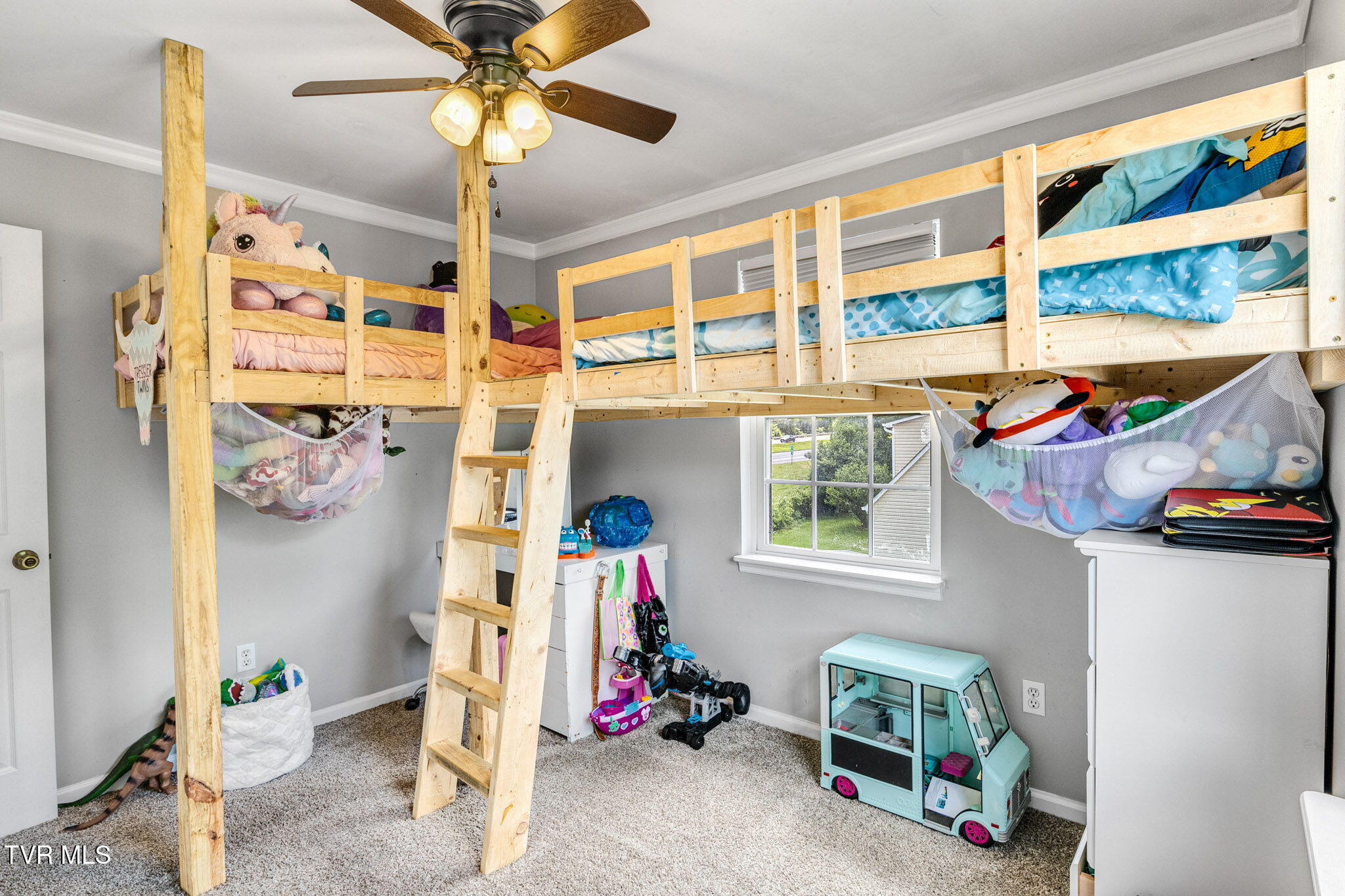 Abingdon, Virginia 24210, United States, 3 Bedrooms Bedrooms, ,3 BathroomsBathrooms,Residential,Active,155726