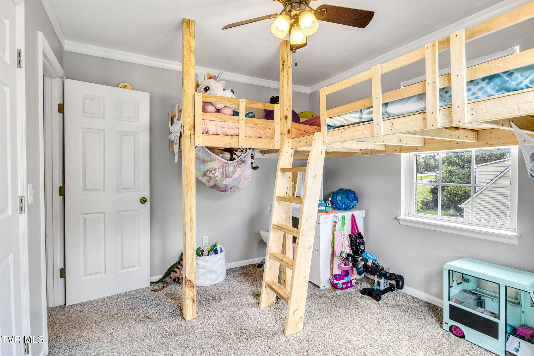 Abingdon, Virginia 24210, United States, 3 Bedrooms Bedrooms, ,3 BathroomsBathrooms,Residential,Active,155726