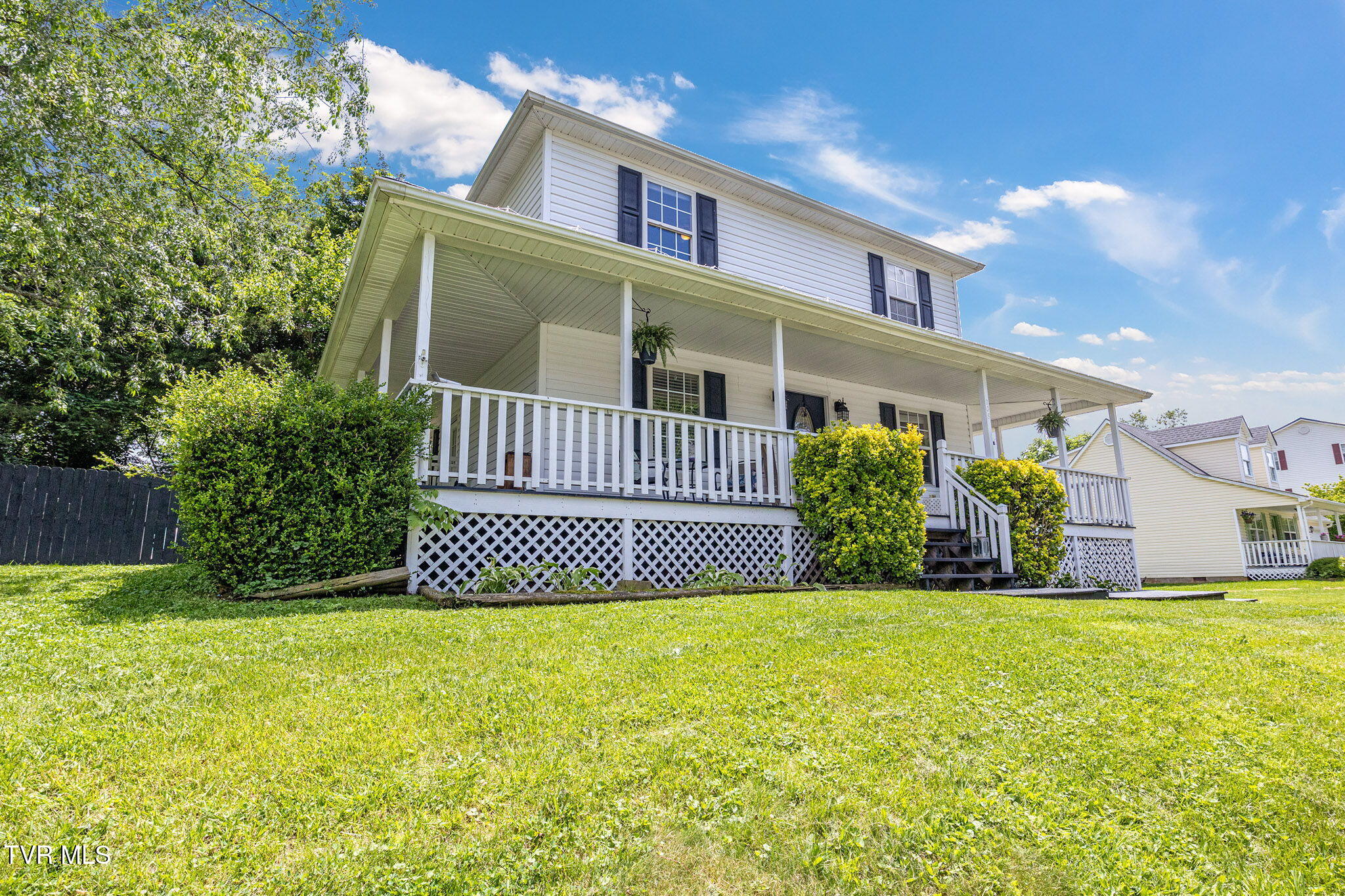 Abingdon, Virginia 24210, United States, 3 Bedrooms Bedrooms, ,3 BathroomsBathrooms,Residential,Active,155726