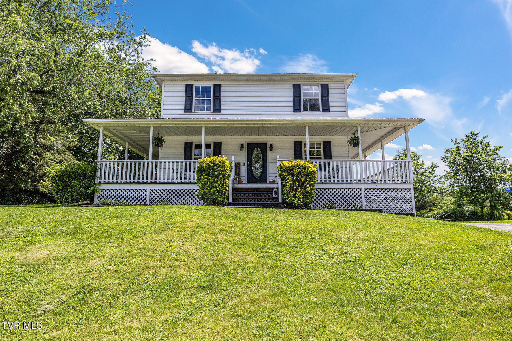 Abingdon, Virginia 24210, United States, 3 Bedrooms Bedrooms, ,3 BathroomsBathrooms,Residential,Active,155726