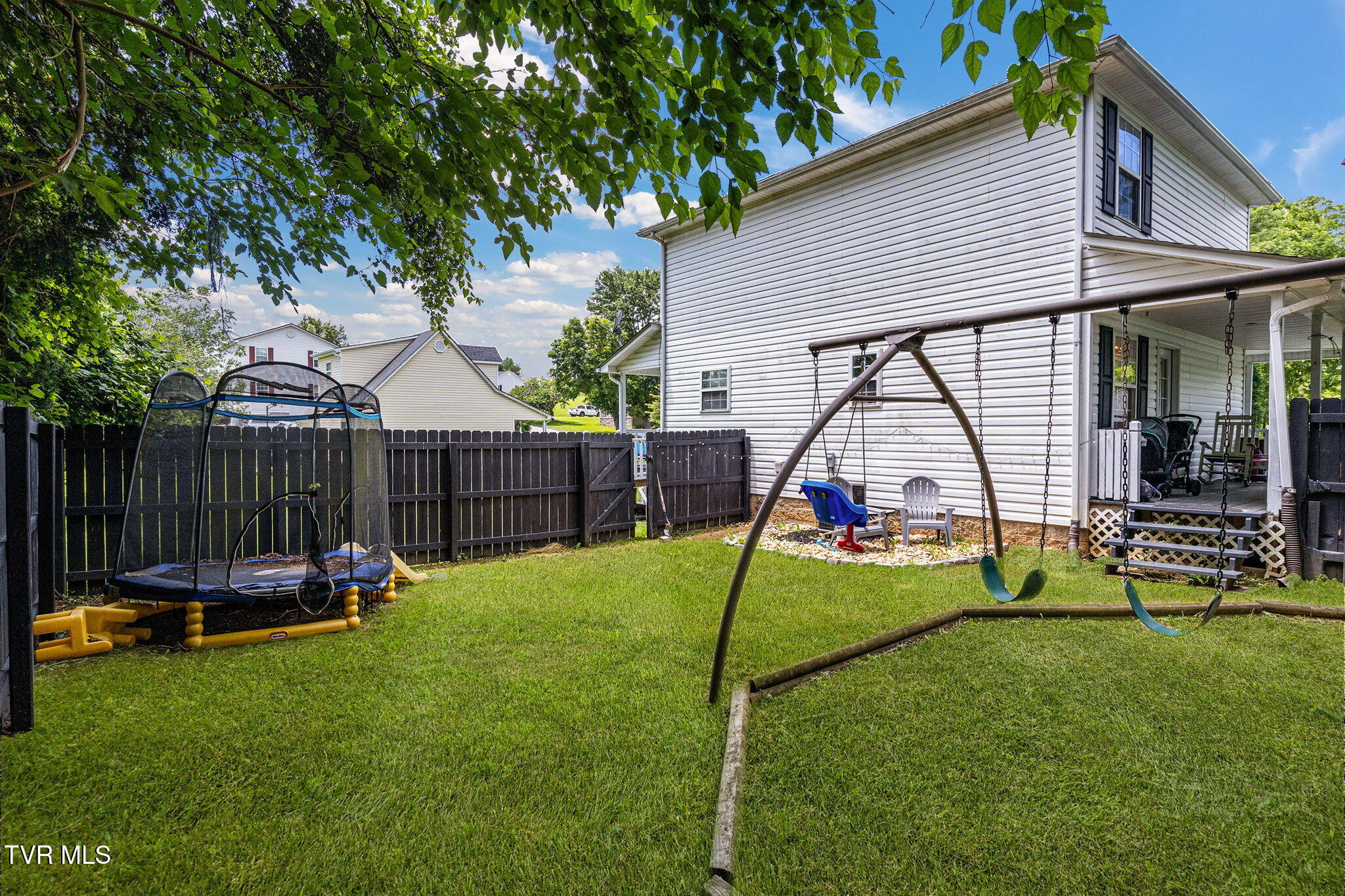 Abingdon, Virginia 24210, United States, 3 Bedrooms Bedrooms, ,3 BathroomsBathrooms,Residential,Active,155726