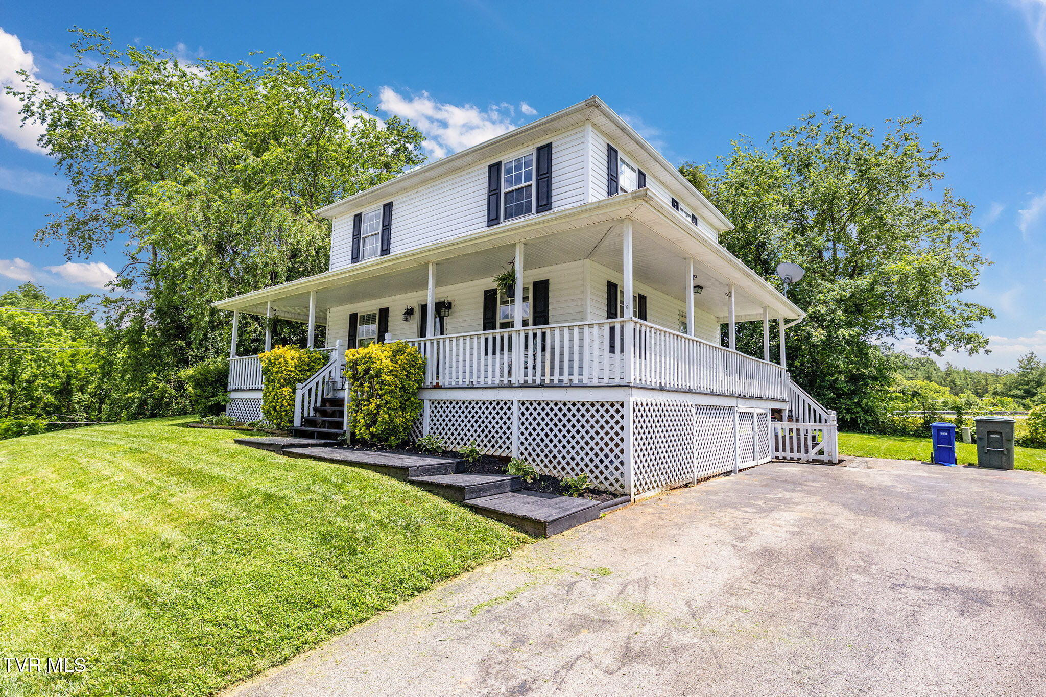 Abingdon, Virginia 24210, United States, 3 Bedrooms Bedrooms, ,3 BathroomsBathrooms,Residential,Active,155726