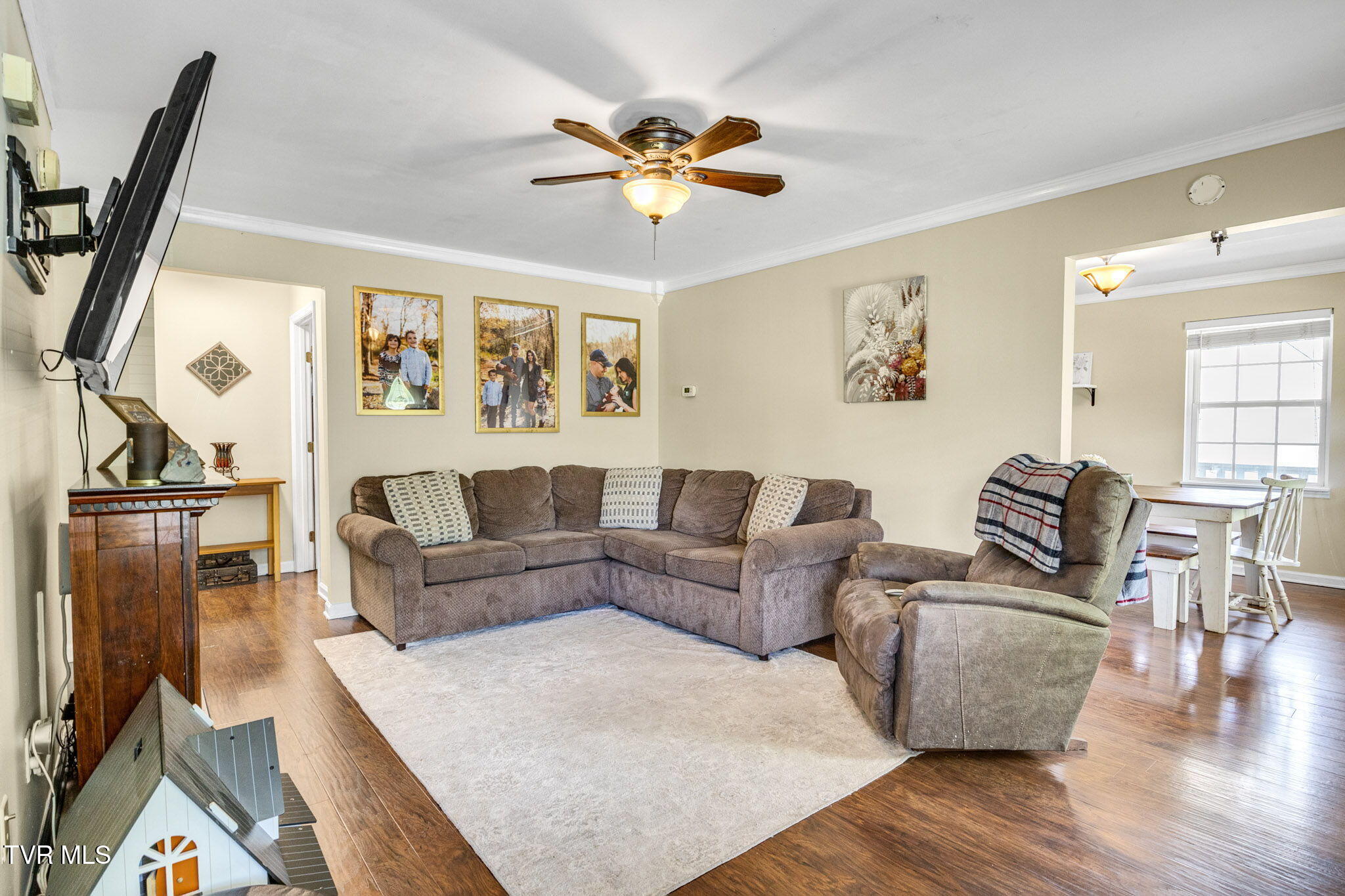 Abingdon, Virginia 24210, United States, 3 Bedrooms Bedrooms, ,3 BathroomsBathrooms,Residential,Active,155726