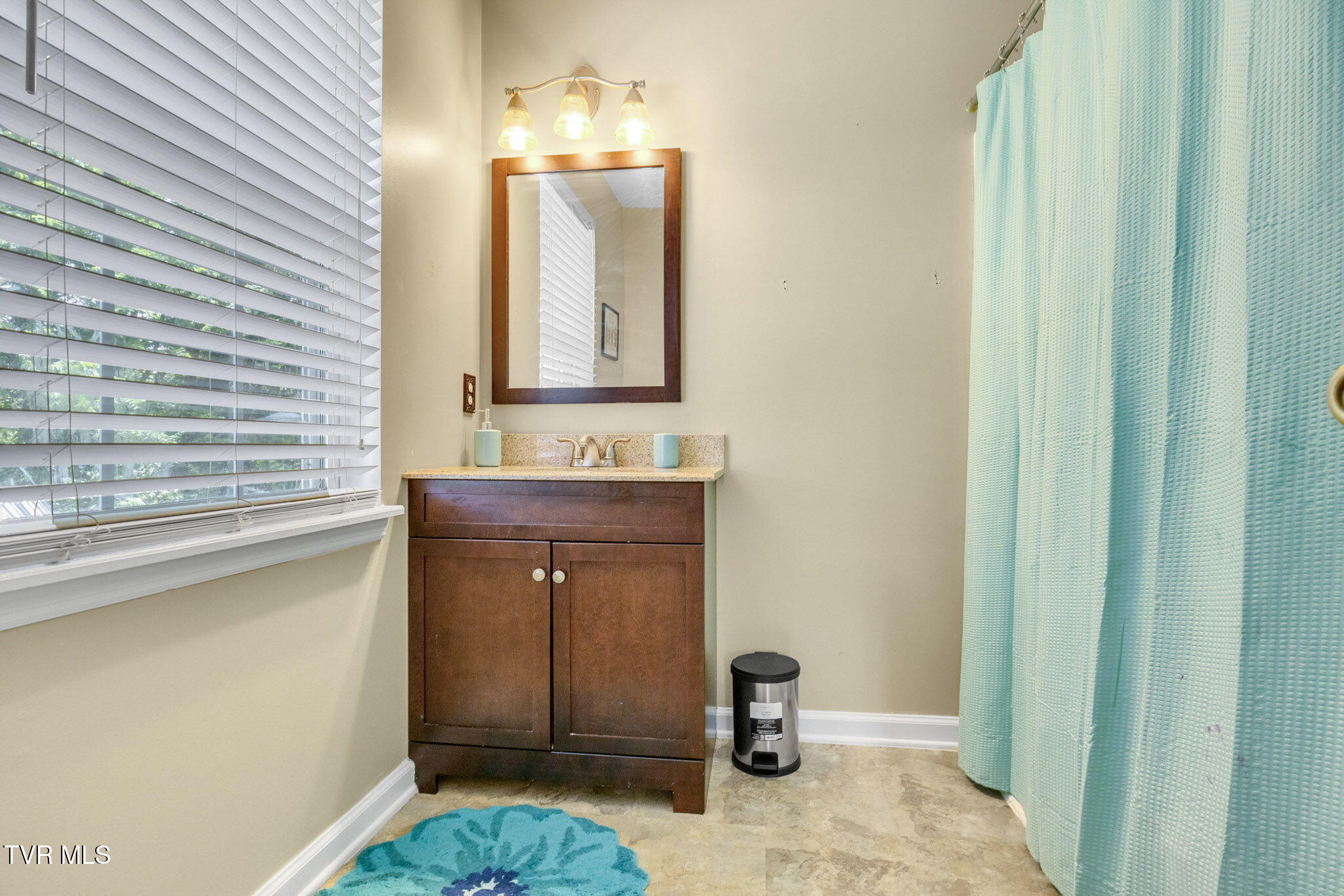 Abingdon, Virginia 24210, United States, 3 Bedrooms Bedrooms, ,3 BathroomsBathrooms,Residential,Active,155726