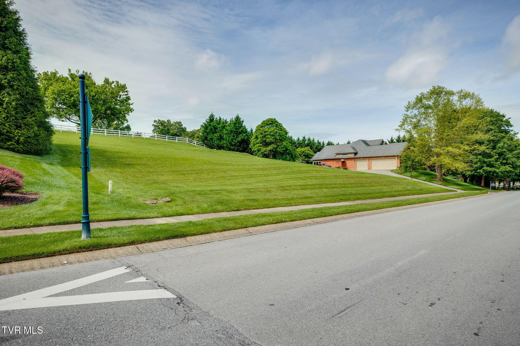 106 Highland Gate Drive, Johnson City, Tennessee image 3