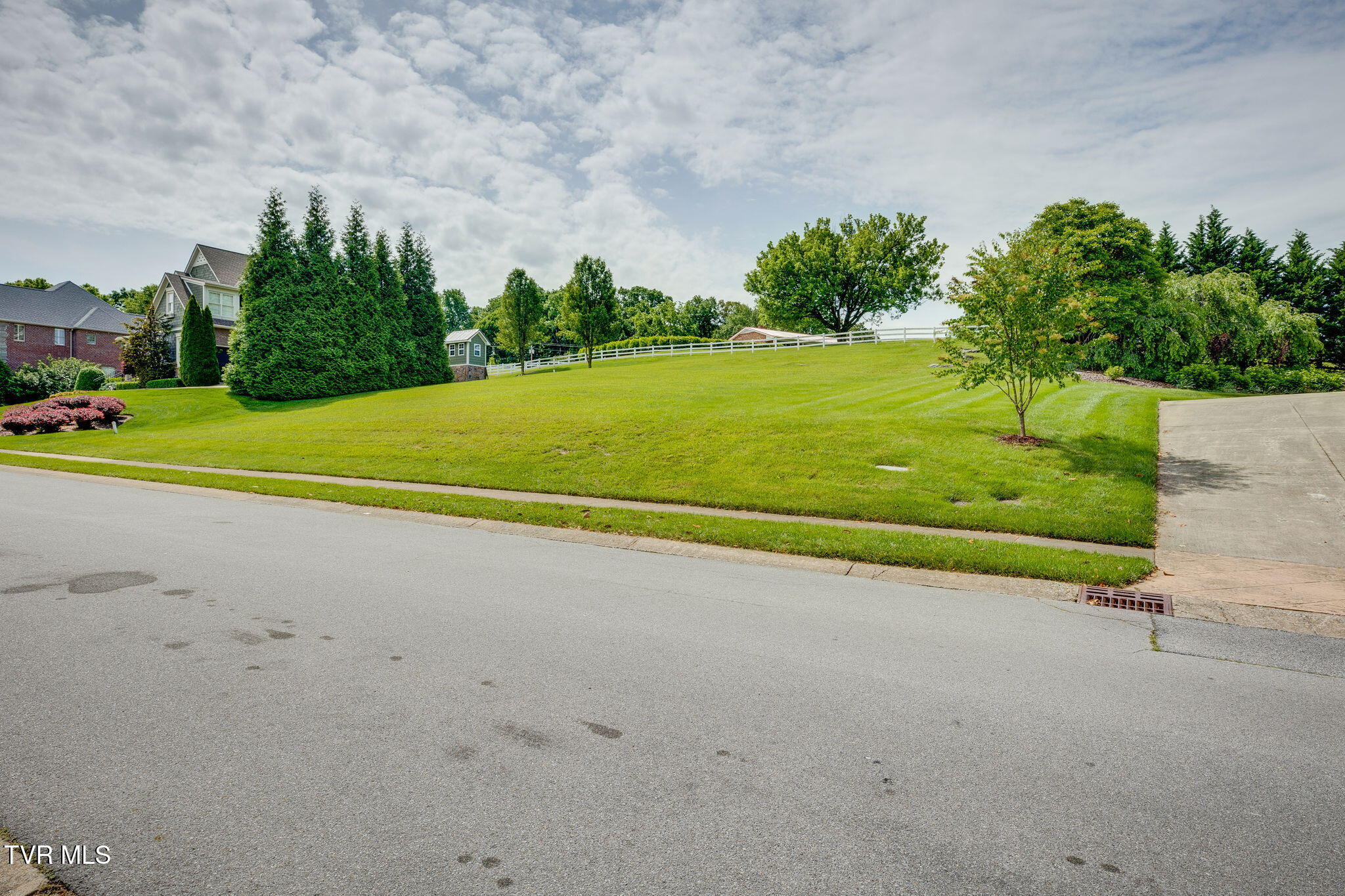 106 Highland Gate Drive, Johnson City, Tennessee image 4