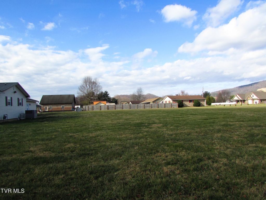 Photo of Tbd E L Bowers Road, Elizabethton, TN 37643 (MLS # 9989819)