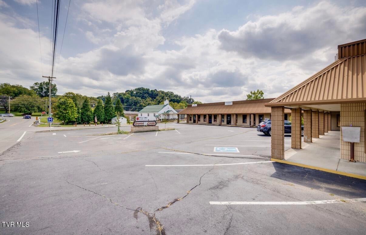 405 South Armstrong