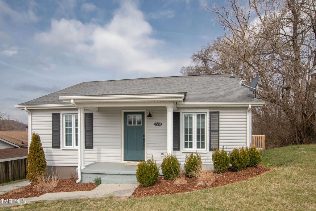 Photo of 2751 Everett Street, Bristol, VA 24201 (MLS # 9991958)